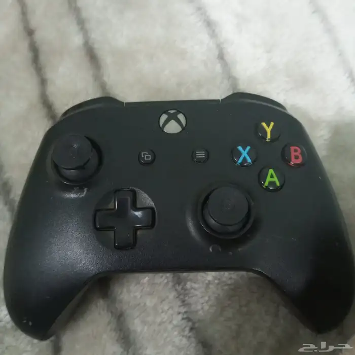 يد اكس بوكس 1 تشتغل على الجيل الجديد و القديم البيع مستعجل 0