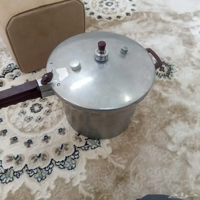 قدر المانيه 9لتر جديده لا تشتكي من شي 0