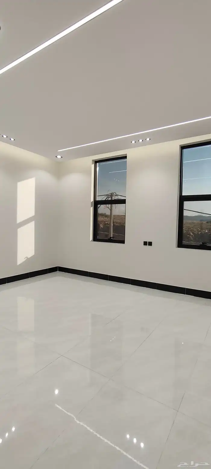 للبيع ارواف علويه وشقق ارضية موقع مميز تشطيبات فاخرة 7