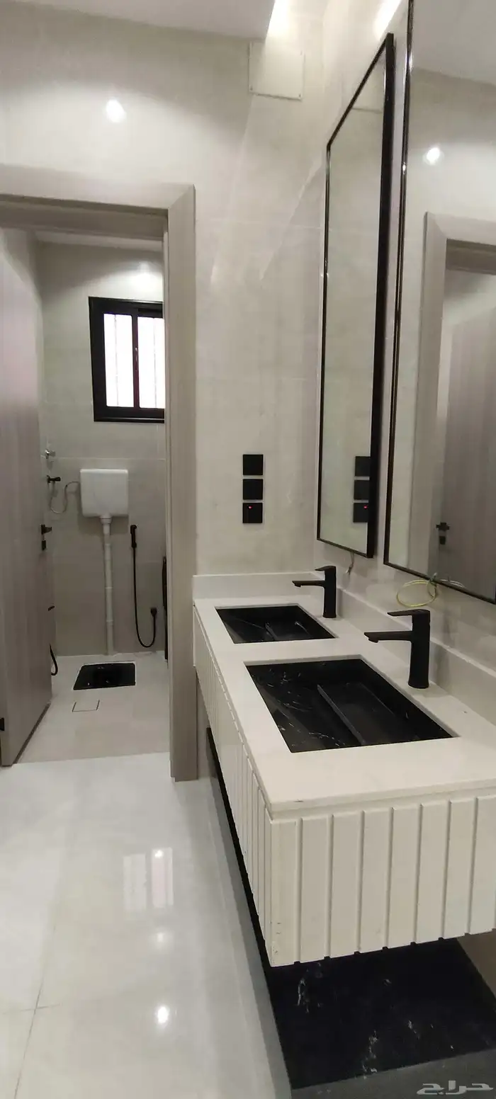 للبيع ارواف علويه وشقق ارضية موقع مميز تشطيبات فاخرة 8