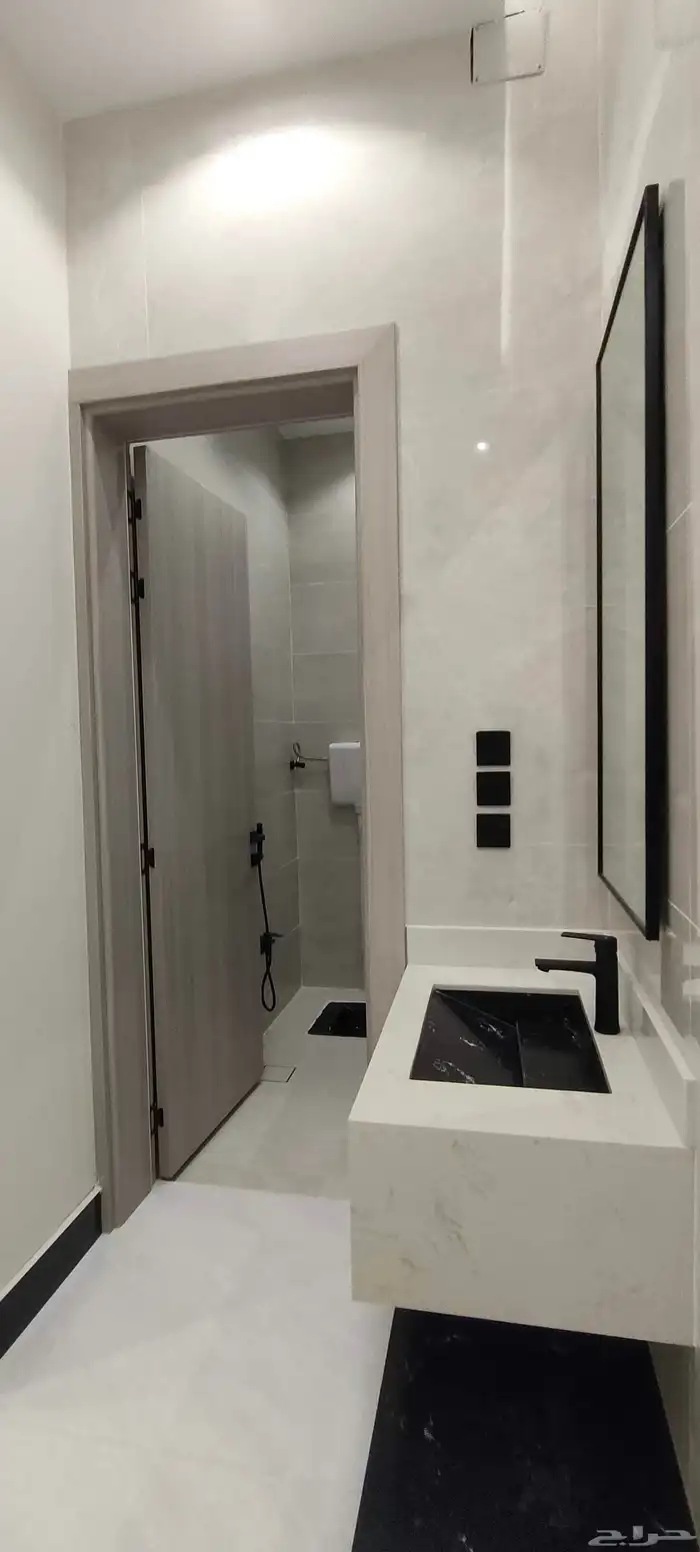 للبيع ارواف علويه وشقق ارضية موقع مميز تشطيبات فاخرة 11