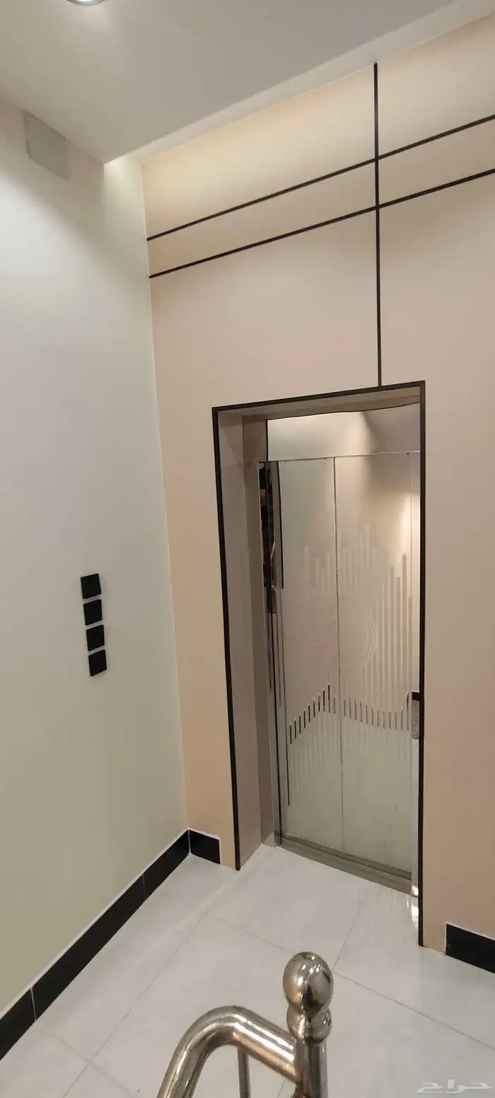 للبيع ارواف علويه وشقق ارضية موقع مميز تشطيبات فاخرة 4