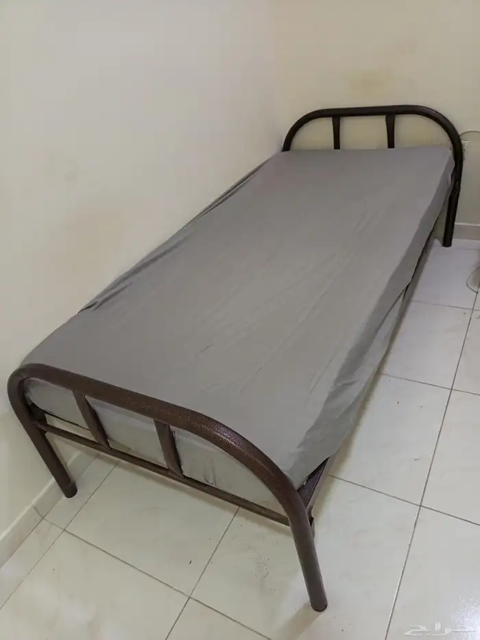 ثلاجه وسرير وادراج بلاستيك 0