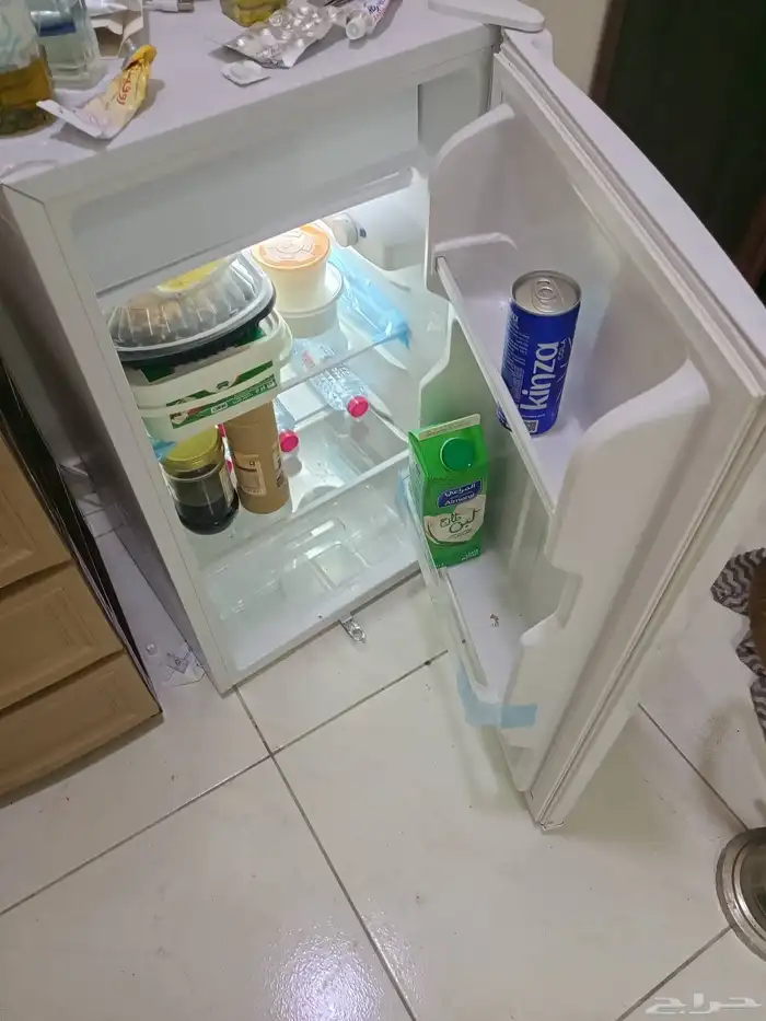 ثلاجه وسرير وادراج بلاستيك 2