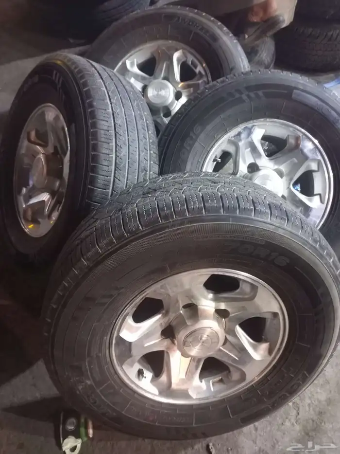 جنوط جيب رفرف صيني لمعه مقاس 16 مع كفراتها 2