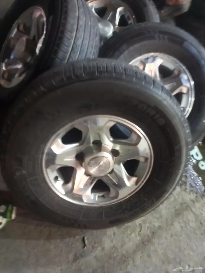 جنوط جيب رفرف صيني لمعه مقاس 16 مع كفراتها 4