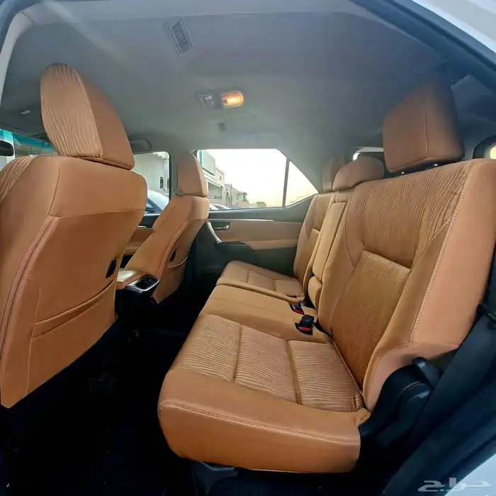 تويوتا فورشنر VX موديل 2023 ( 6 سلندر) 12