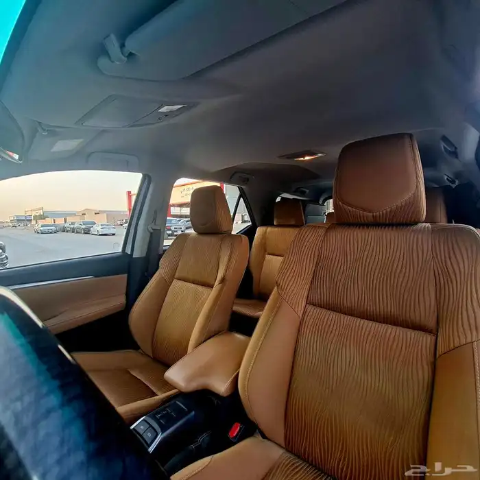 تويوتا فورشنر VX موديل 2023 ( 6 سلندر) 15