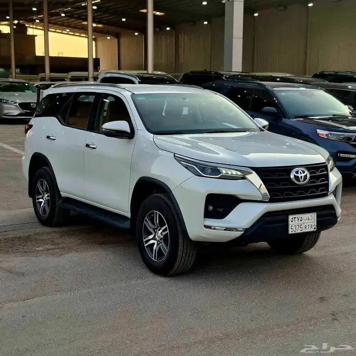 تويوتا فورشنر VX موديل 2023 ( 6 سلندر) 2