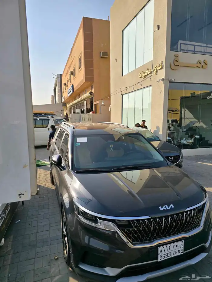 كيا كرنفال 2023 ديزل وارد كوري نظيف شبه وكالة 0