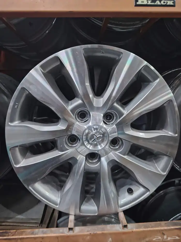 جنوط تويوتا سكويا مقاس 20 موديل 2015 اصلي وكاله على الشرط 3