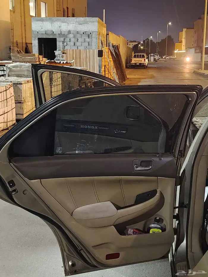 للبيع هوندا اكورد موديل 2004 قير مكينه ايرباق شواصي شرط 4