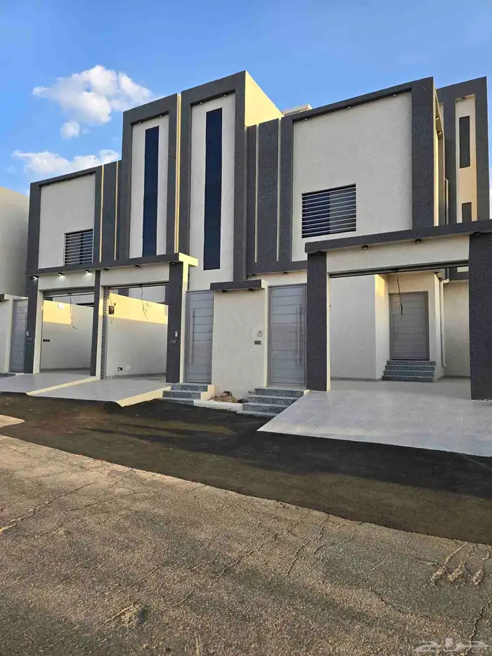 للبيع روف علوى بحوش ومدخل سياره شمال التضامن 0