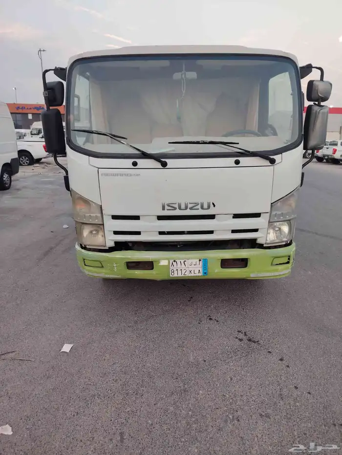 للبيع دينا وايت ايسوزو 2012 5