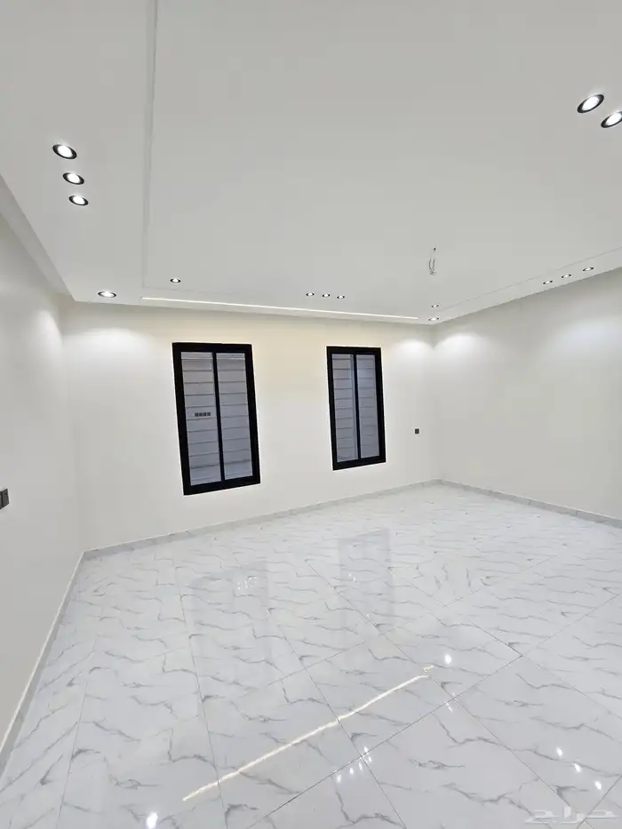 للبيع روف علوى بحوش ومدخل سياره شمال التضامن 31