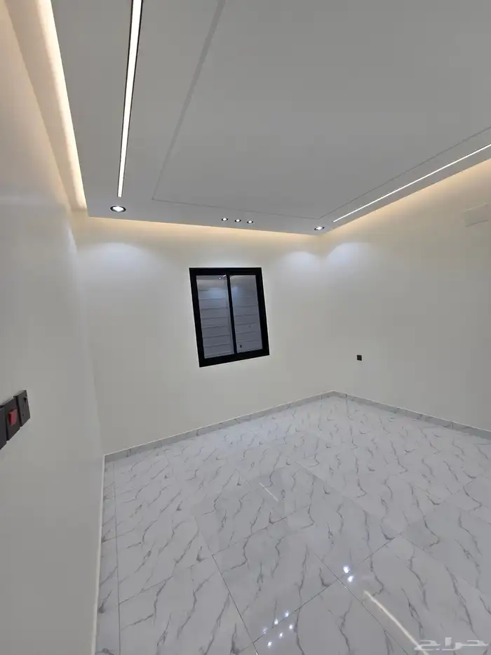 للبيع روف علوى بحوش ومدخل سياره شمال التضامن 34