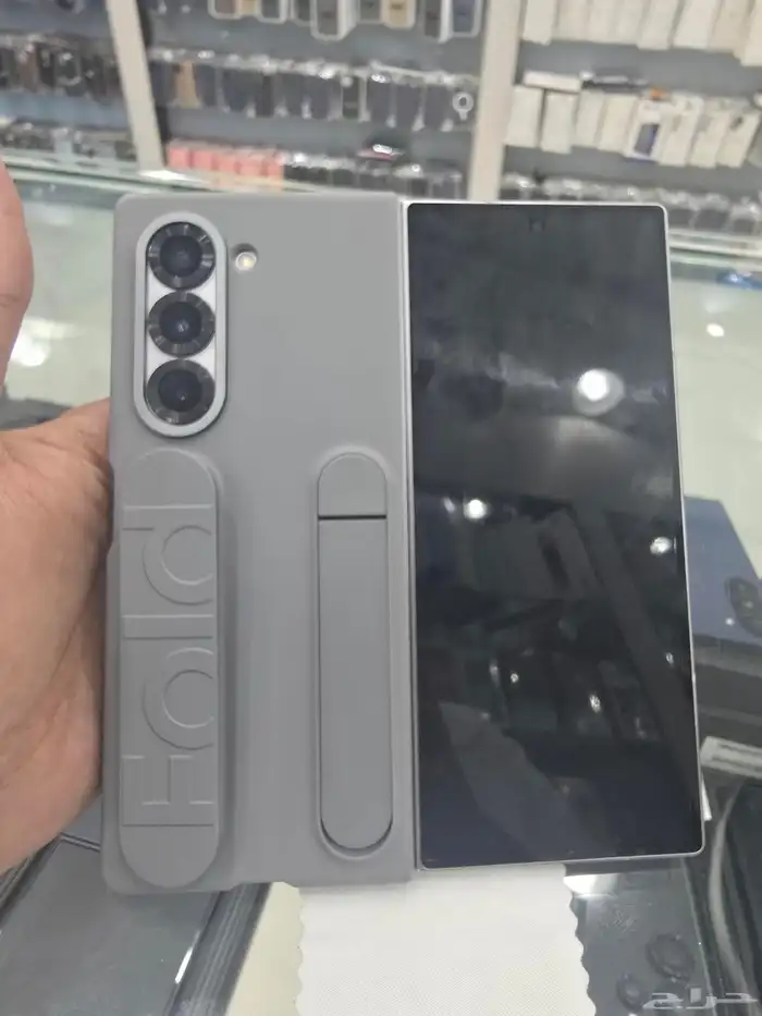 فولد 6 لون سلفر ذاكره 256 مستخدم نظيف ولاخدش 3