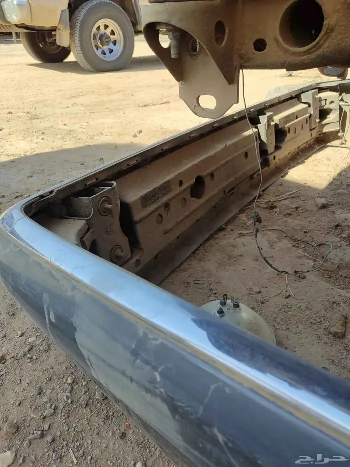 صدام شبح خلفي نظيف 1