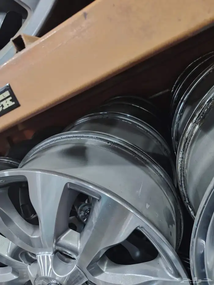 جنوط تويوتا سكويا مقاس 20 موديل 2015 اصلي وكاله على الشرط 4