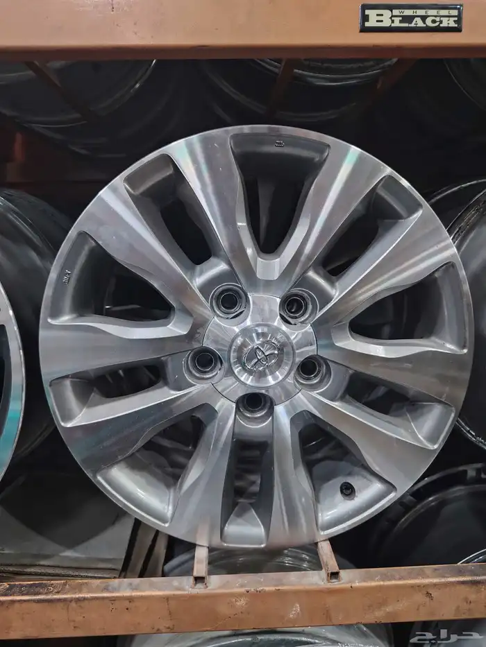 جنوط تويوتا سكويا مقاس 20 موديل 2015 اصلي وكاله على الشرط 2