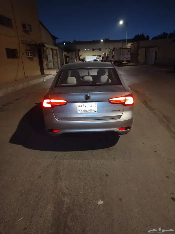 ام جي 5 ستاندر 18