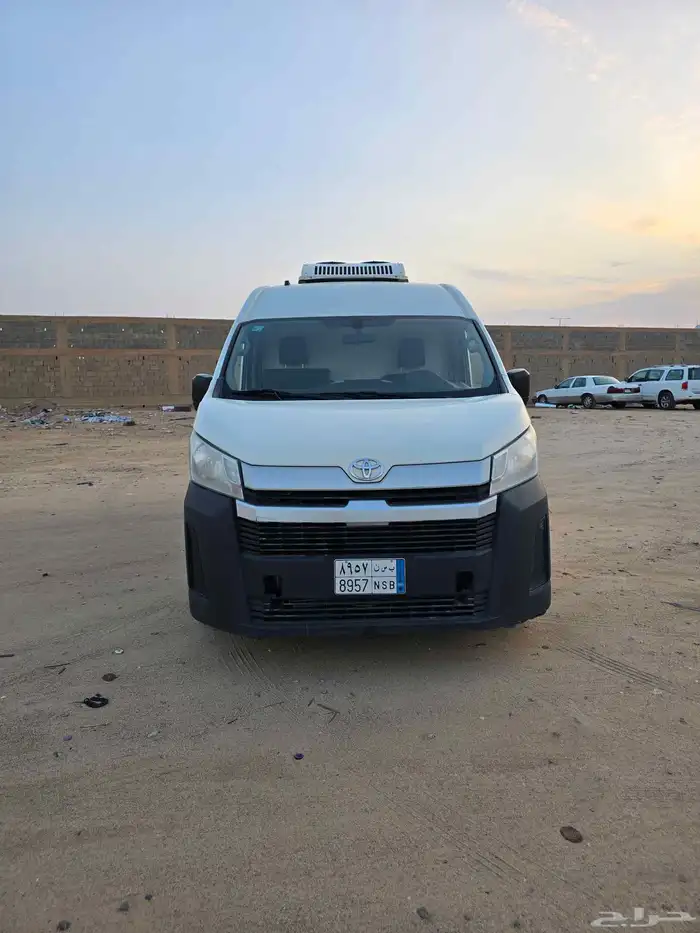 تويوتا هايس باص سقف عالي ثلاجة موديل 2022 7