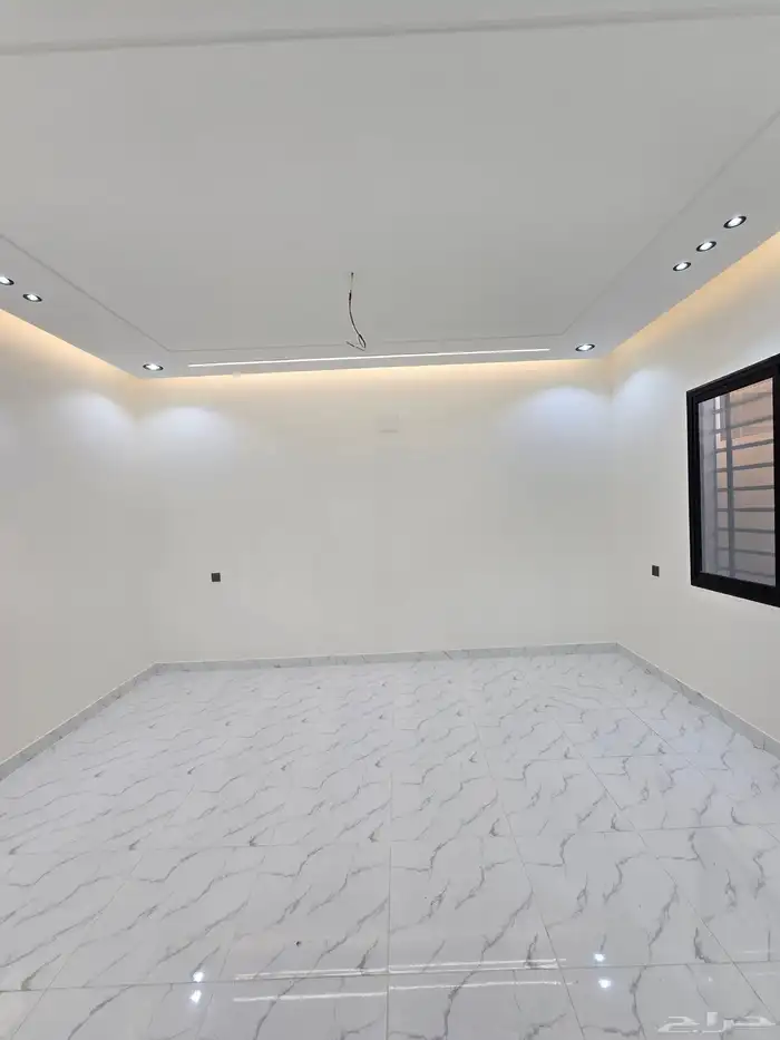 للبيع روف علوى بحوش ومدخل سياره شمال التضامن 12