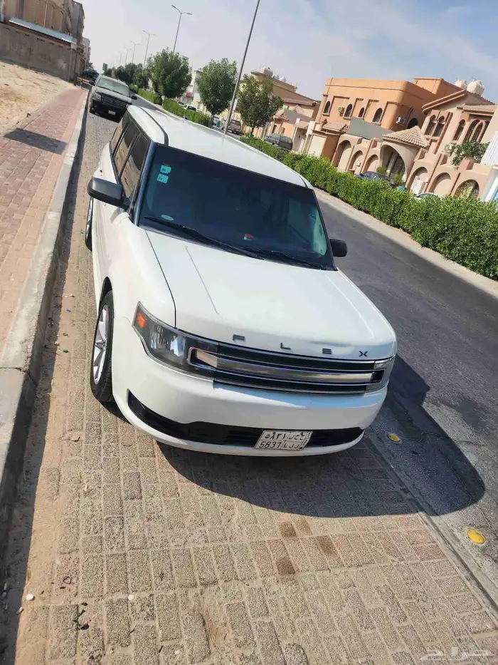 سياره فلكس فورد 2013 13