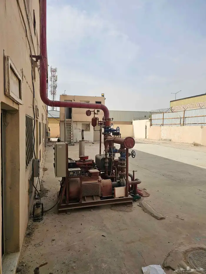 للإيجار مستودع ومكاتب في حي السلي 5