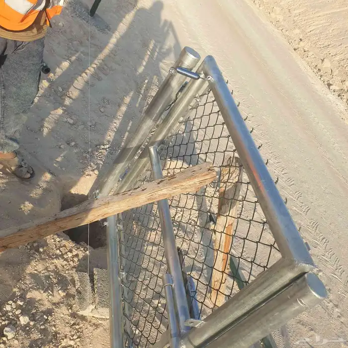 نحن موسسه مقاولات عامه لتوريد وتركيب جميع انواع الشبوك 3