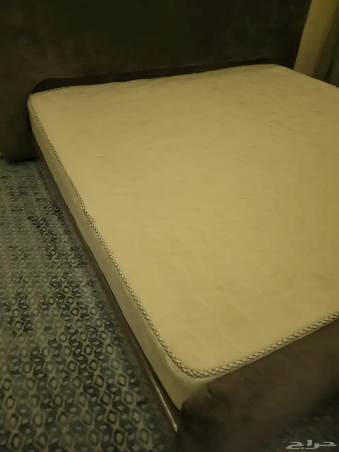 مرتبه نفرين ولباد نفرين ارتفاع 14 سانطي ومفرش فندقي 3