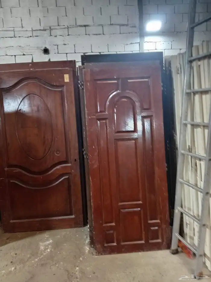 انت نبواب خشب مستخدمه وحديد والمنيوم جديد للبيع 0