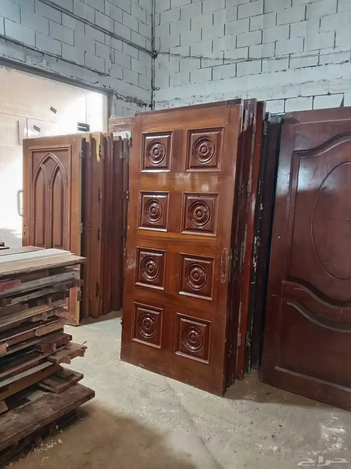 انت نبواب خشب مستخدمه وحديد والمنيوم جديد للبيع 2