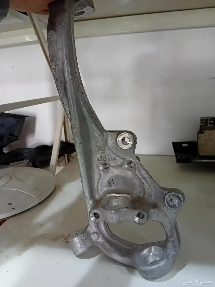 قطع غيار مرسيدس 8