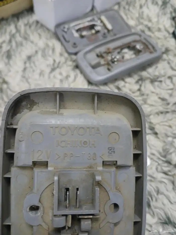 لمبة سقف هايلوكس 84_2005 1