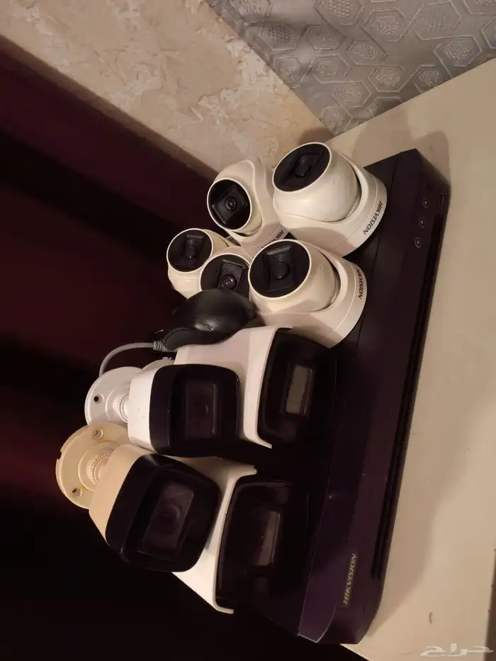 HIKVISION DS-7208HUHI-K2 DVR With 2TB Hard Disk  9 camera 5