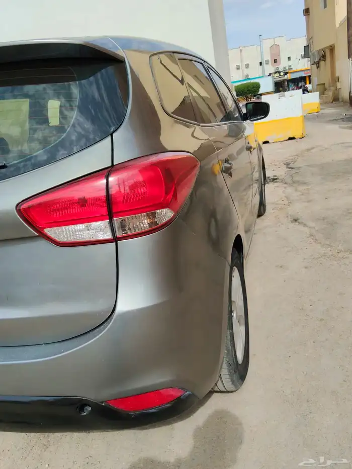 كيا كارينز موديل 2015 4