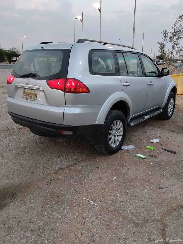 أعرض لكم جيب متسوبيشي باجيرو سبورت دبل 6 سلندر 3