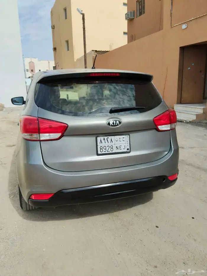 كيا كارينز موديل 2015 1