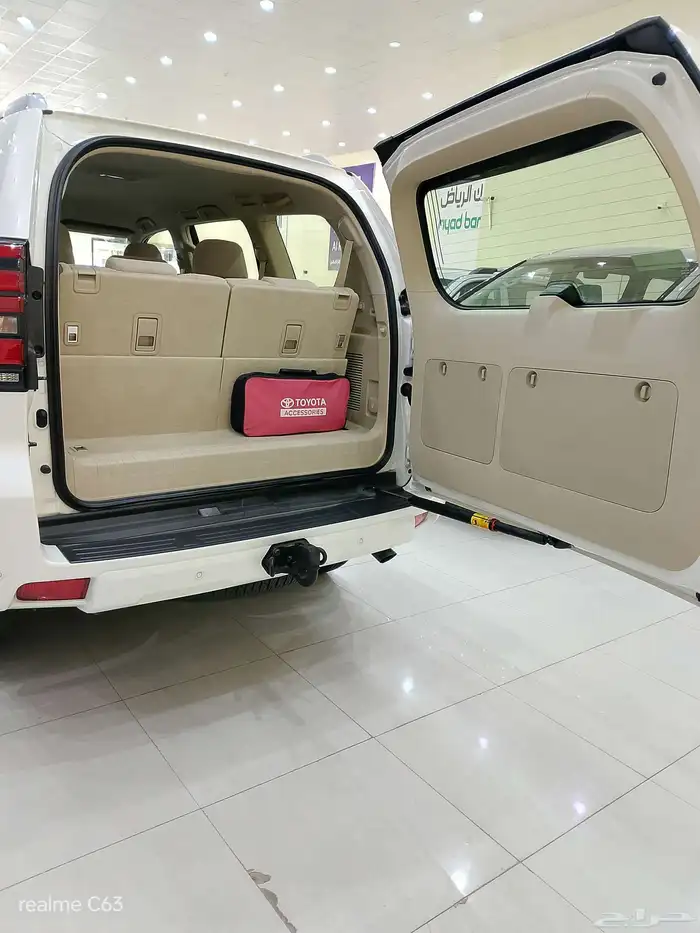 برادو 2023 TXLسعودى ممشي 25الف فقط 18