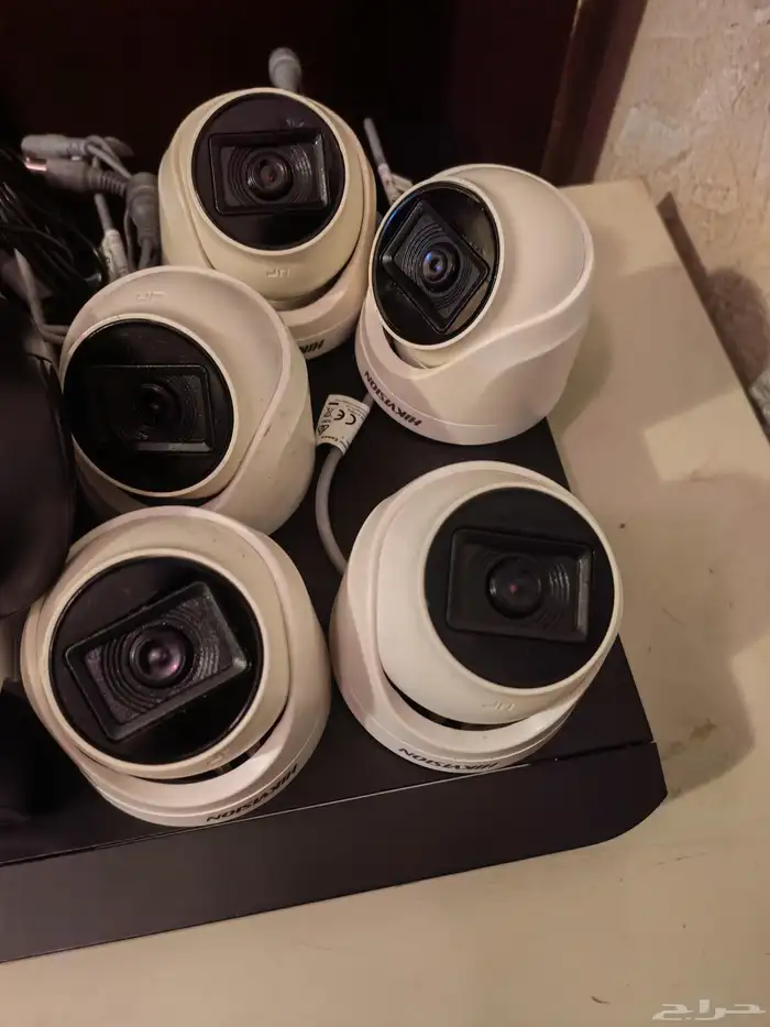 HIKVISION DS-7208HUHI-K2 DVR With 2TB Hard Disk  9 camera 1