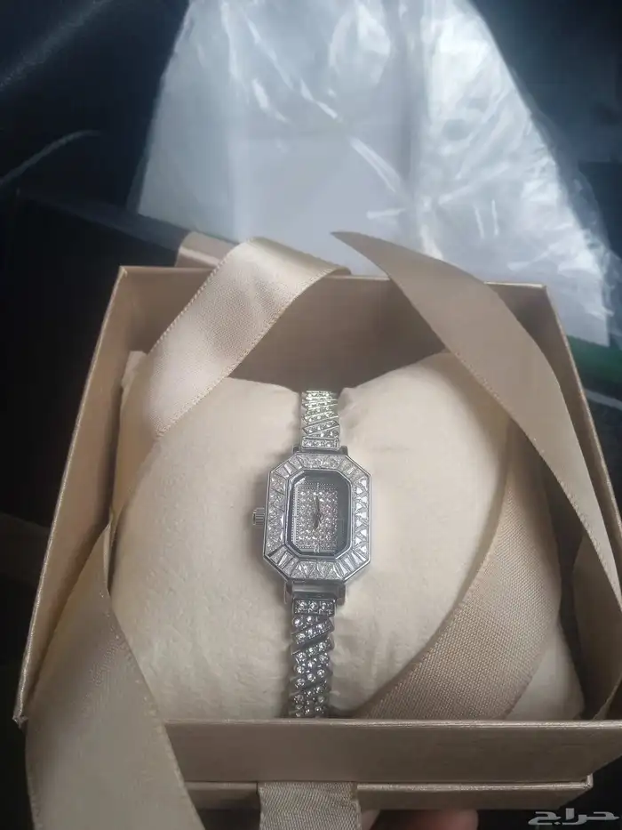 ساعات رجالي ونسائي وشنطه نسائيه 4