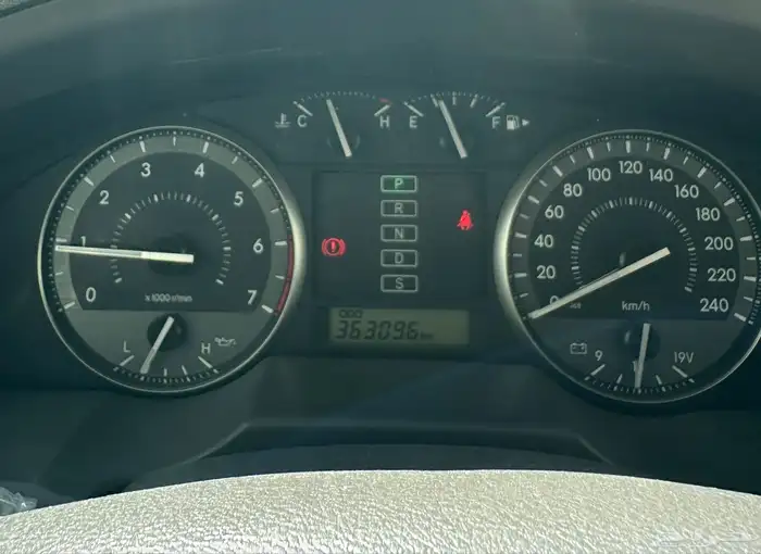 لاندكروزر 2013 شرط البدي والمحركات 8