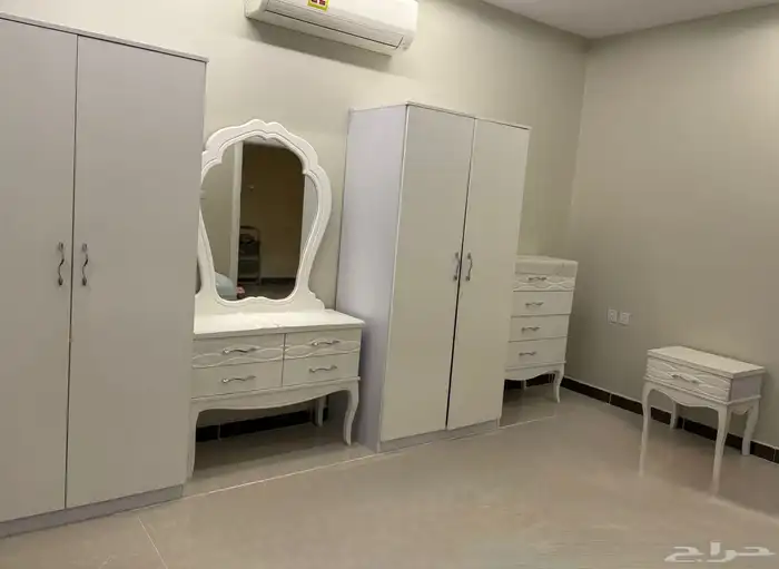 اثاث غرفة نوم كامله لنفرين منفصله  اثاث سليم و بحالة ممتازه 5