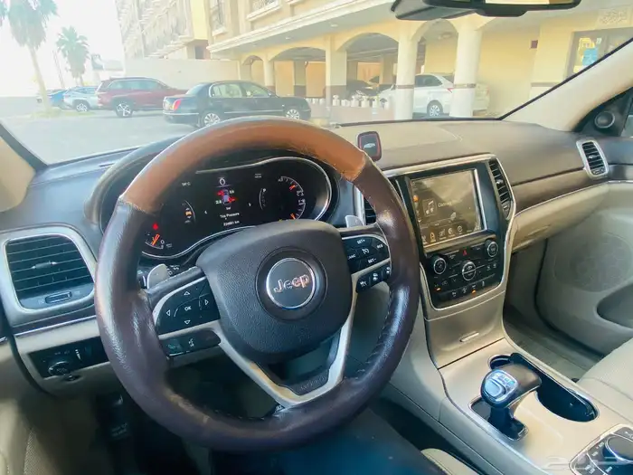 جيب قراند شروكي 2015 10