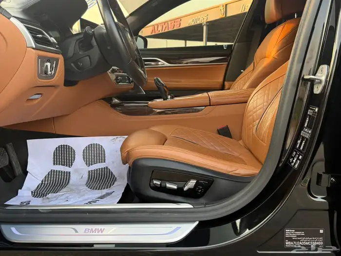 BMW 750 خليجي موجودة بدبي موديل 2021 موجودة بدبي 3