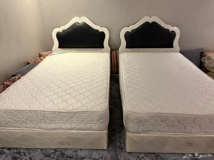 اثاث غرفة نوم كامله لنفرين منفصله  اثاث سليم و بحالة ممتازه 6