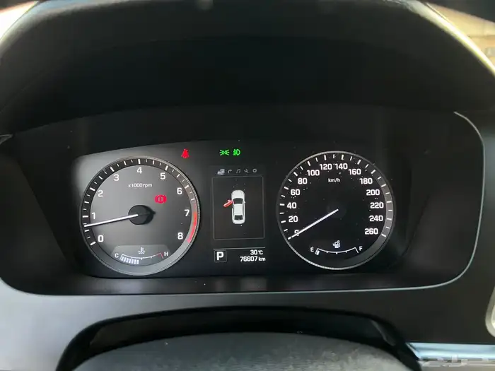 هونداي سوناتا 2015 فل كامل (مخزن) 12