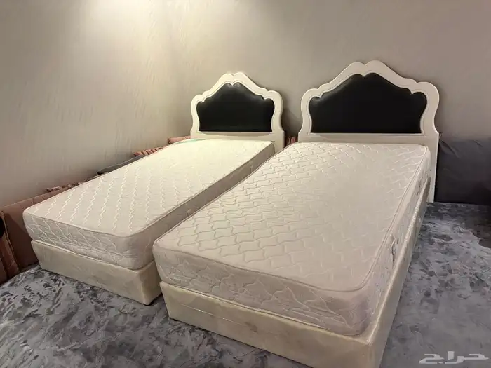 اثاث غرفة نوم كامله لنفرين منفصله  اثاث سليم و بحالة ممتازه 8