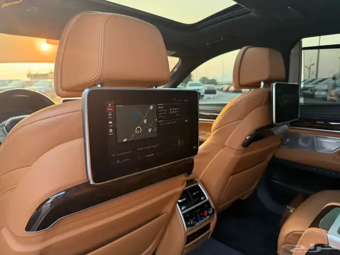 BMW 750 خليجي موجودة بدبي موديل 2021 موجودة بدبي 6
